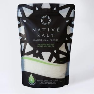 Inheems zout: magnesiumbadvlokken eucalyptus en limoen, doordrenkt met shea-olie, natuurlijke bron van magnesium, minerale badvlokken, magnesiumherstel, veganistisch en palmolievrij, 1 kg