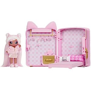 Na! Na! Na! Surprise 3-in-1 Rugzak Slaapkamer Speelset met Fashion pop - REENA DE LA ROSA - Inclusief Fuzzy Pink Kitty Rugzak met Kattenoortjes en kast met kussens & deken - Voor Kinderen 5+