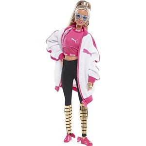 Barbie DWF59 Barbie Signature Puma pop blond, verzamelpop in sportkleding en sneakers voor de viering van de 50e verjaardag van de Puma Suede sneakers