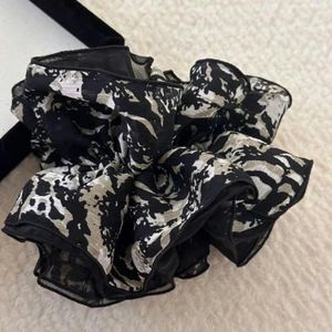 Haarband scrunchies accessoires elastische dames meisjes stropdassen fascinators elegant Hoofdtooi zijde vintage mode Lint-zwart