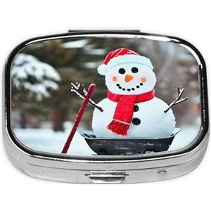 Leuke Sneeuwpop Print Pillendoos Vierkante Pillendoos 2 Compartiment Kleine Metalen Geneeskunde Organizer Draagbare Reizen Pillendoos voor Pocket Purse Leuke Mini Pil Container om Dagelijkse Vitamines