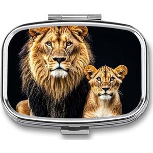 Moederleeuw en jonge leeuw pillenetui met 2 compartimenten, pillenorganizer, draagbare vierkante pillendoos, vitaminepillenorganizer voor zakportemonnee en reizen