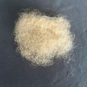 Tingyilan Valse haar, privé, handgemaakt, onzichtbaar, realistisch, vol lichaam, kant, nep borsthaar, lichtbruin, met 2 banden, goud, eenheidsmaat