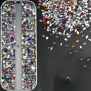 12Grids Ocean Gold Nail Art Charms Schelp/Zeepaardje/Zeesterren Witte Halve Ronde Parel Gems Gemengde Punk Manicure Metalen Klinknagels Studs-PH209-7