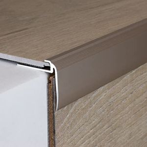 PROVISTON afwerkprofiel | Geanodiseerd aluminium | Brons licht | Breedte 31 mm | Hoogte 4,5 mm | Lengte 1000 mm | Geboord | Trapneus | Trapprofiel parket | 1 stuk