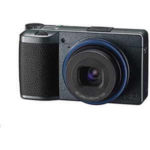 Ricoh GR IIIx Urban Edition, metallic grijze body met marineblauwe ring, digitale compactcamera met 24MP APS-C formaat CMOS-sensor, 40mm F2.8 GR-lens (in 35mm-formaat)