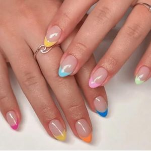 24Pc Korte Amandel Press-On Nagels Ontwerpen Franse Nep Nagels Acryl Valse Kunstmatige Lijmen Op Voor Vrouwen Druk Nail Doodskist Amandel Franse Tip Nail