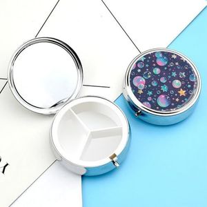 Stars and Bubbles Pillendoos Pillencontainer Houder 3 Compartiment Metalen Pil Organizer Travel Medicine Organizer Draagbare Pillendoos voor Pocket om Pillen Vitamine vast te houden