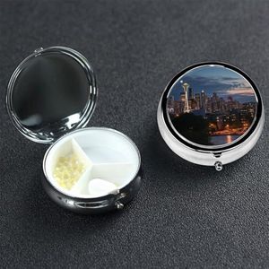 City Seattle Pillendoosje met 3 vakken, rond, draagbaar, voor zak of portemonnee, kleine wekelijkse medicijnplanner, pillendoos met spiegel, decoratieve metalen vitaminehouder, geschenken