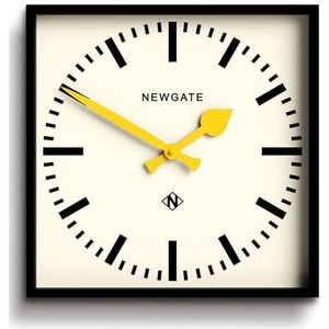 NEWGATE® Number Five Wandklok | Vierkante retro geïnspireerde moderne stationsklok | 40cm | Zwart met gele wijzers | Mid century stijl voor keuken, woonkamer of kantoor