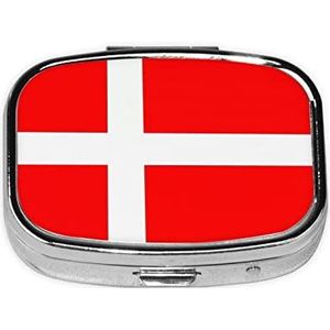 Denemarken Deense vlag draagbare pillendoos, 2 compartimenten medicijnpillenetui, bedrukte pillenorganizer voor zakportemonnee en reizen voor geschenken