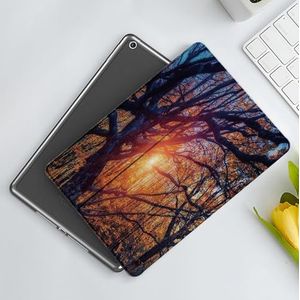 CONERY Case compatibel iPad 10.2"" (9e/8e/7e generatie) boerderij decor, majestueuze herfst bomen door zonlicht natuurpark Karpaten Oekraïne, Oranje Blauw Zwart, Slim Smart Magnetische Cover met Auto