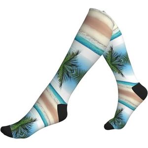 KoNsev Tropische palmboom Hawaii strand compressie sokken voor vrouwen mannen ondersteuning sokken knie hoge verpleegkundigen, zwangerschap, hardlopen, vliegen, 2 Zwart-2, Eén Maat