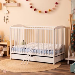 Alcube® Babybed, complete set EMMI 60 x 120 cm, wit, van massief hout, met lade, matras van 60 x 120 cm en dekbed voor het hele jaar, meegroeiend babybedje incl. 3 spijlen