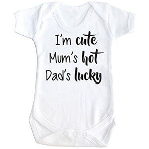 I'm Cute Mum's Hot Dad's Lucky Babygrow - Grappige Humor Leuk Leuk Vaderdag Baby Grow Kleding Vest Onesie Bodysuit Cadeau Cadeau Cadeau, Wit, 3-6 maanden