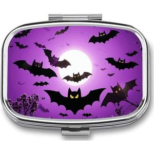 Halloween Vliegende Paarse Vleermuizen Pillendoos Pil Case Leuke Pil Organizer Pil Houder Geneeskunde Pil Organizer Pil Container Dagelijkse Pil Organizer Kleine Pillendoos Pil Case voor Portemonnee