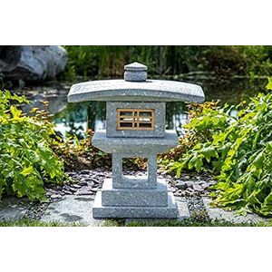 IDYL Kanjuji granieten stenen lantaarn met houten raam | vorstbestendig | hoogte 60 cm | grijs | combinatie met hout | handwerk | Aziatische decoratie voor tuin - vijver en als padverlichting