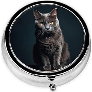 Pillendoos Reizen Pillendoos met 3 Compartimenten Kleine Pillenetui voor Portemonnee & Pocket Draagbare Geneeskunde Organizer Kat op Tafel Leuke Ronde Pillencontainer voor Vitaminen Medicatie Visolie