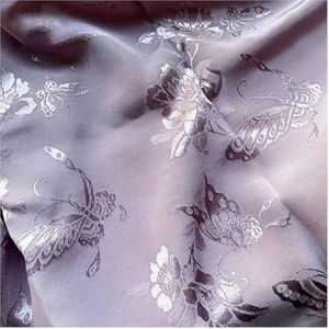 Satijn zijde stof, Droom Paars Vlinderpatroon Rayon Glanzend Drape Shirt Met Grote Mouwen Naaien Cheongsam Imitatiedoek 150X50cm