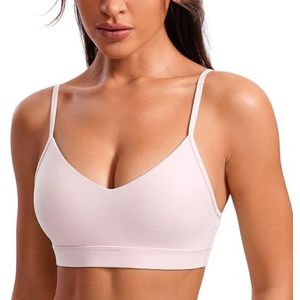 CRZ YOGA Butterluxe V-hals sportbeha's voor dames - Verstelbare dunne bandjes Gevoerde yogatop Basic draadloze camisole Strawberry Pink S