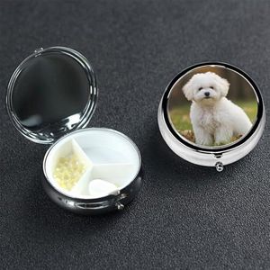 Bichon Frise Hondenpillendoosje met 3 vakken, rond, draagbaar, voor zak of portemonnee, kleine wekelijkse medicijnplanner, reispillendoos met spiegel, decoratieve metalen vitaminehouder, geschenken