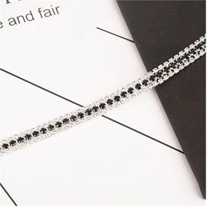 Diamanten linten 1 yard 3 rijen zilver kleurrijke strass ketting naaien strass cup ketting glas strass lint ketting voor kleding decoratie (kleur: zilver-zwart)