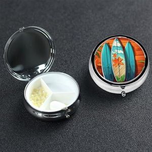 Surfplank op houten pillendoos, ronde draagbare pillendoos met 3 vakken, voor zak of portemonnee, pillenhouder, wekelijkse pillenorganizer, decoratieve metalen medicijn-vitamineorganizer, reisgeschenk