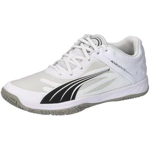 PUMA Unisex Accelerate Turbo Indoor Court Schoen, Puma Wit PUMA Zwart Beton Grijs, 38.5 EU