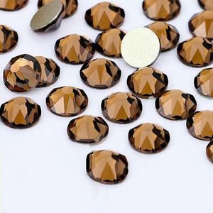 2088 DIY kristal nageldecoraties zonder hotfix, 8 grote en 8 kleine strass steentjes, platte achterkant, plaknagels voor nagelkunst, rookgeel, SS30-288 stuks