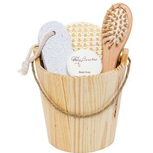 BRUBAKER Wellness Set in houten emmer - 5-delige cadeauset met peelingspons, haarborstel, puimsteen, zeep en houten emmer