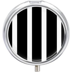 Strepen Zwart Wit Pillendoosje voor Vrouwen Mannen Pocket Ronde Pillendoosje Decoratieve Doos Geneeskunde Vitamine Metalen Pil Organizer Draagbare Pillenhouder voor Reizen Uniek Gift