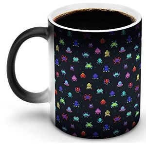 Space Invaders Argyle Patroon Warmte Veranderende Koffiemok Keramische Warmtegevoelige Magic Grappig Gift voor Vrouwen Mannen 12oz