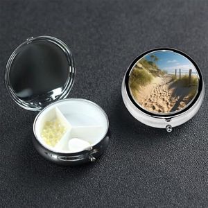 Pillendoosje met strandthema, pillendoosje met 3 vakken, voor portemonnee of zak, kleine medicijnorganizer met spiegel, reispillendoos, decoratieve metalen vitaminecontainer, uniek cadeau