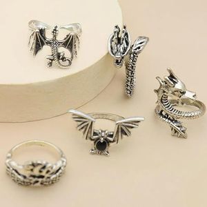 5pcs/set Vintage Dragon Bat Ringen voor Vrouwen Gothic Verstelbare Dierlijke Vinger Opening Ring Punk Party Jewelry Set - zilver