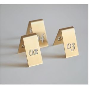 Tabelnummers, Tafelnummers, messing tafelnummers tentplaat 3,5 x 6, cm, verpakking van(16-20)