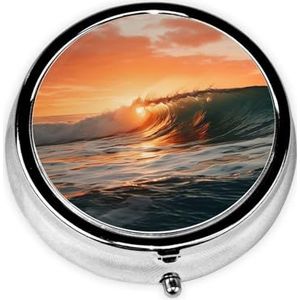 Zeegolven bij zonsopgang bedrukte ronde pillendoos, klikdeksels, pillendoos voor reizen, mini draagbare pillenorganizer voor lange termijn om mee te nemen in zakken, portefeuilles, reizen, werk