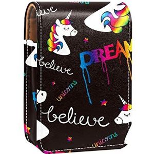 Believe Eenhoorns Dromen Cartoon Zwart Draagbare Lipstick Case voor Reizen, Mini Lipstick Opbergdoos met Spiegel voor Vrouwen Dames, Lederen Cosmetische Pouch, Meerkleurig, 9.5x2x7 cm/3.7x0.8x2.7 in