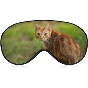 Oranje Tabby Kat Wandelen Buiten Gras Slaapmasker met Verstelbare Riem, Comfortabel Zacht Oogmasker Slaaphulp, Lichtblokkerende Oogmaskers