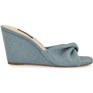 Nine West Women's Nikhil Wedge Sandal, Light Blue Denim 450, 6.5