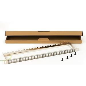 Lege patch-plaat van metaal met stanghouder achter 1/2 eenheden voor afgeschermde aansluitingen met grondstekker, schroeven inbegrepen