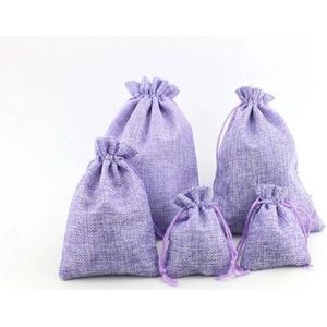 Hessische tassen 50 stks/partij jute tas in natuurlijke jute tas geschenkzakje voor oorbel armband sieraden verpakking tas kan trekkoord geschenkzakken voor sieraden bruiloft Kerstmis (maat: paars)