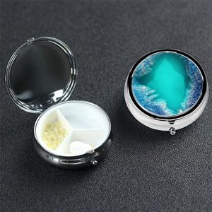 Helder Aqua Blauw Turkoois Ronde Pillendoos Draagbare Metalen Pil Case 3 Compartiment Kleine Reizen Pil Organizer Leuke Vitaminen Houder Organizer voor Portemonnee Pocket