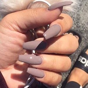 Coffin False Nails Grey Short Fake Nails Ballerina Acrylic Stick on Nails Reusable Full Cover Press on Nails 24pcs for Women and Girls