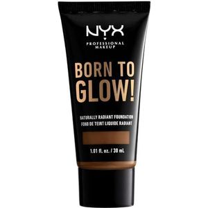 NYX Professional Makeup Born to Glow Radiant Foundation, glinsterende afwerking, opbouwbare gemiddelde dekking, veganistische formule, kleur: mocha