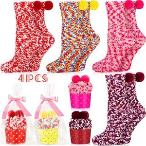 MTINRNI 4 Paar Cadeau voor Vrouwen Knuffel Sokken Dames Kerst Grappige Sokken Cadeau Ideas Comfortabele Winter Warm Cupcake Fluffy Kleurrijke Huissokken Geschenken voor Meisjes Vriend Zus Mum 36-42,