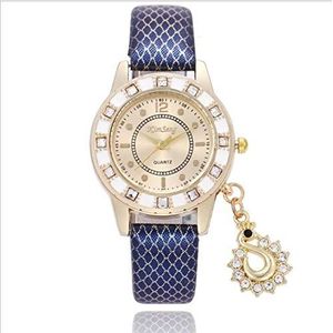 Luxe horloge Vrouwen Gold Diamond Watch Horloge van de Vrouwen Swan Pendant horloge Snake Skin Female polshorloge Reloj Mujer (Color : 4)