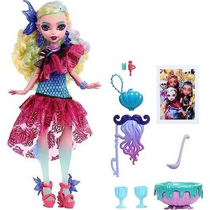Monster High Monster Ball Doll, Lagoona Blue in feestjurk met thema-accessoires, inclusief ballonnen en bokskom