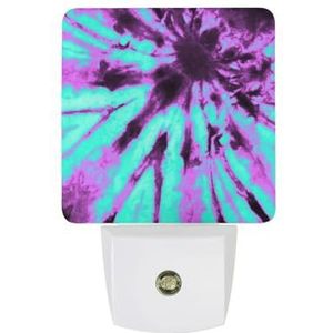 Paars En Blauw Tie Dye Warm Wit Nachtlampje Plug In Muur Schemering naar Dawn Sensor Lichten Binnenshuis Trappen Hal