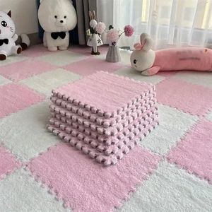 16PCS 30x30cm Pluche Puzzel Schuim Vloermat, Tapijt Vierkant, In elkaar grijpende Tapijt Pluizige Gebied Tapijten(PinkWhite)