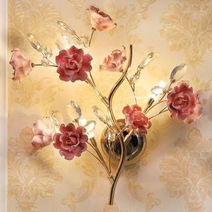 Wandlampen van keramiek met bloemen en kristal, wandlamp van smeedijzer voor in de slaapkamer, binnenverlichting met gouden takken,Roze,3 Lights